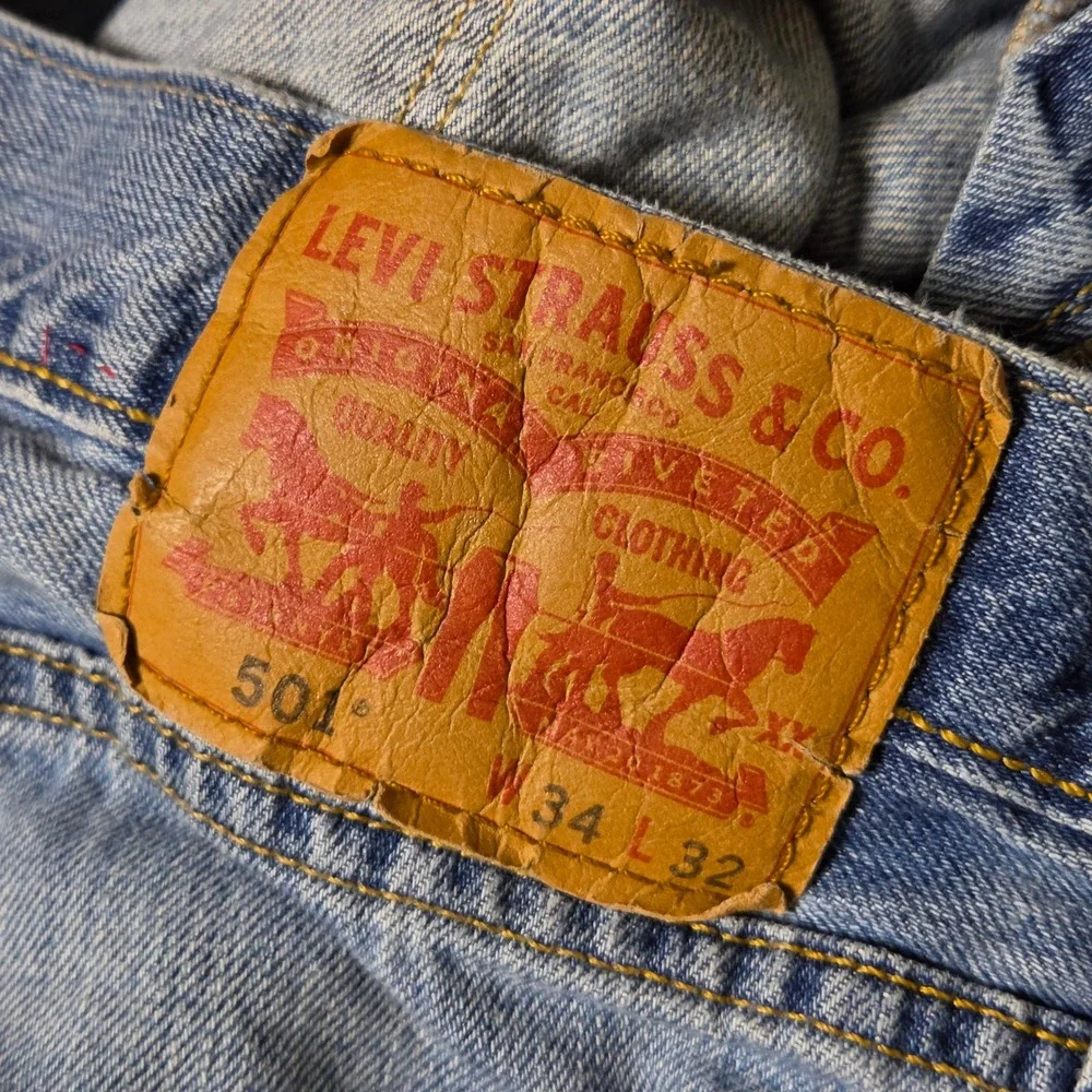 Levi's 501 Original Fit Jeans Straight Leg 34x32 Light Wash Classic Normcore